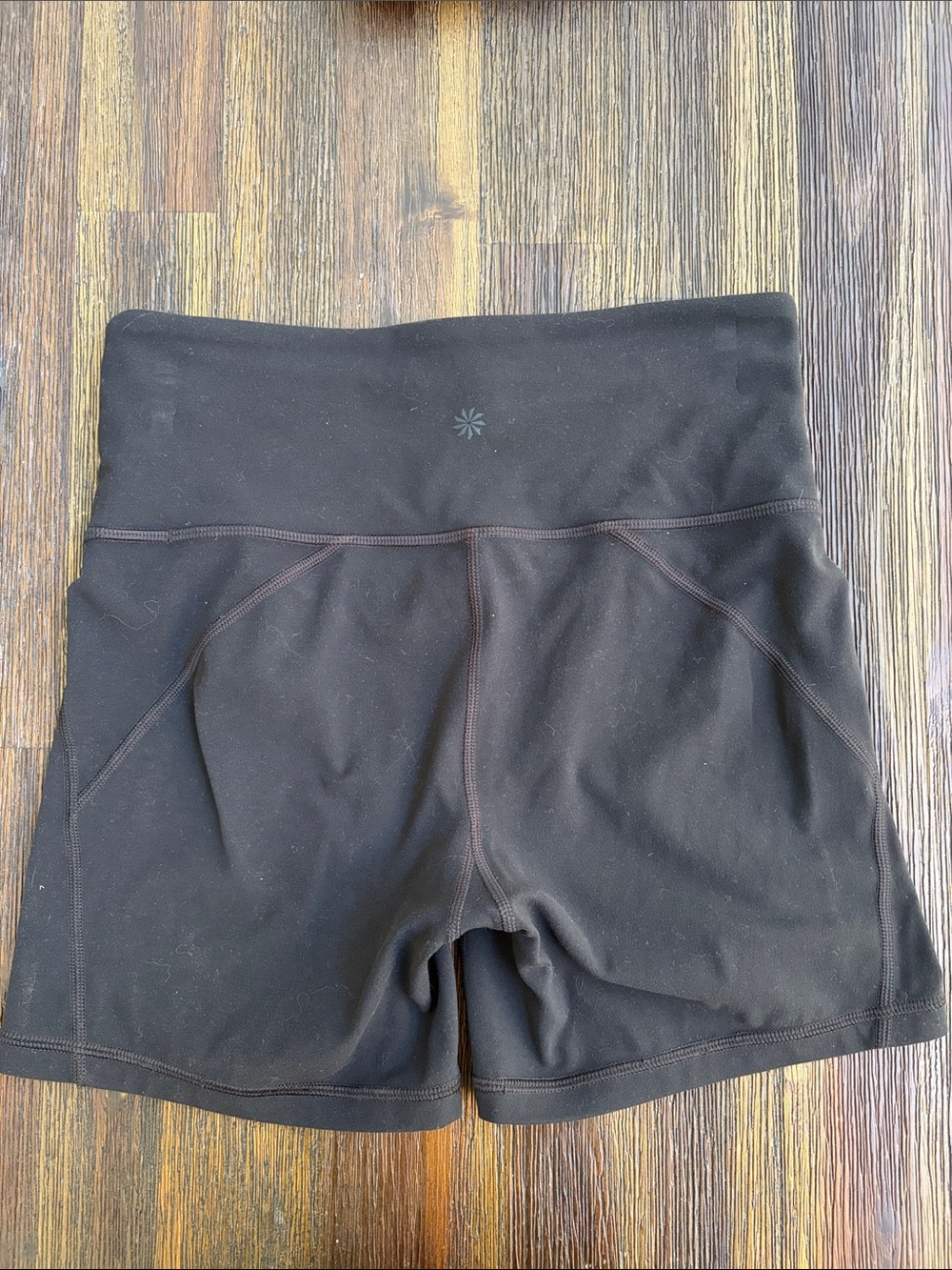 Athleta Transcend High Rise 5” Short Sz S - Picture 4 of 8